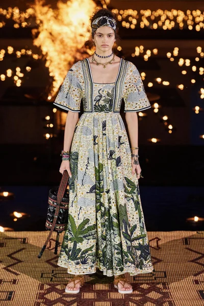 Look 9